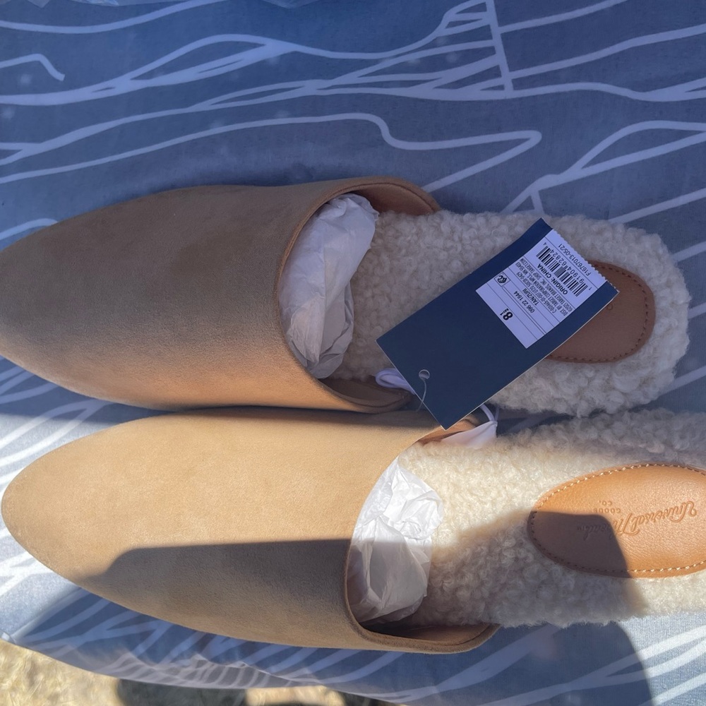 Brand new flat shoes